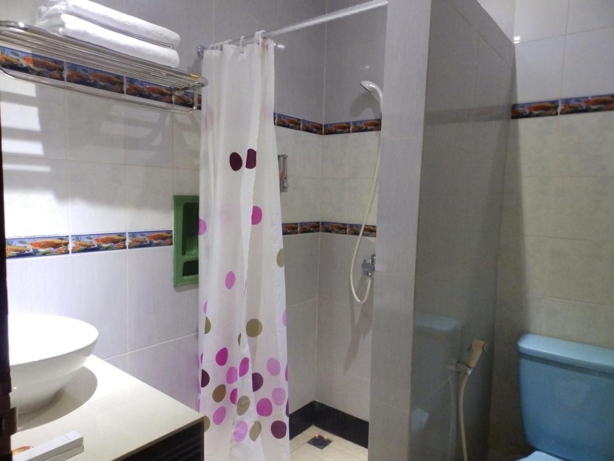 Bitung Bahari Family Hotel מראה חיצוני תמונה