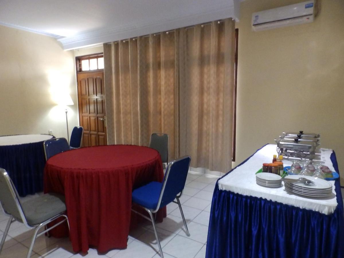 Bitung Bahari Family Hotel מראה חיצוני תמונה