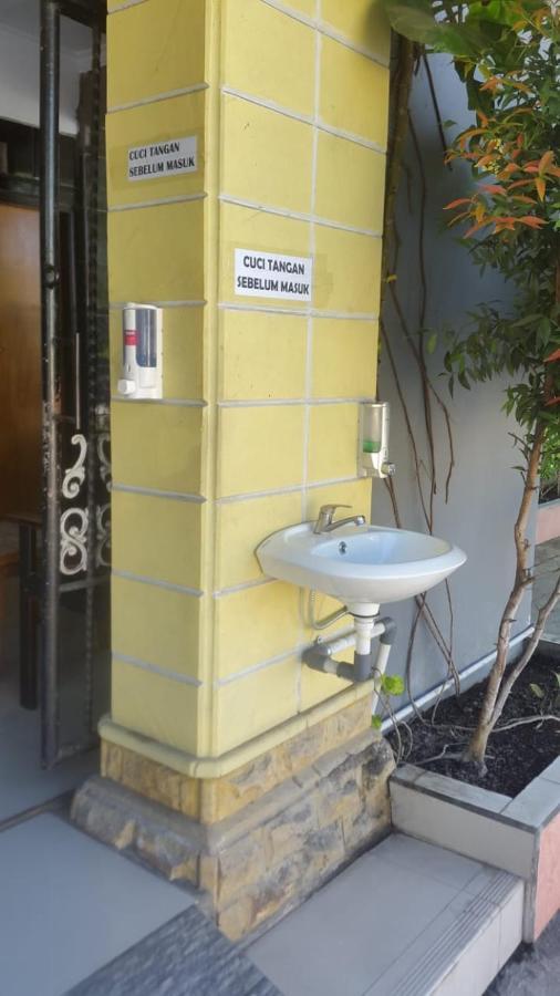 Bitung Bahari Family Hotel מראה חיצוני תמונה